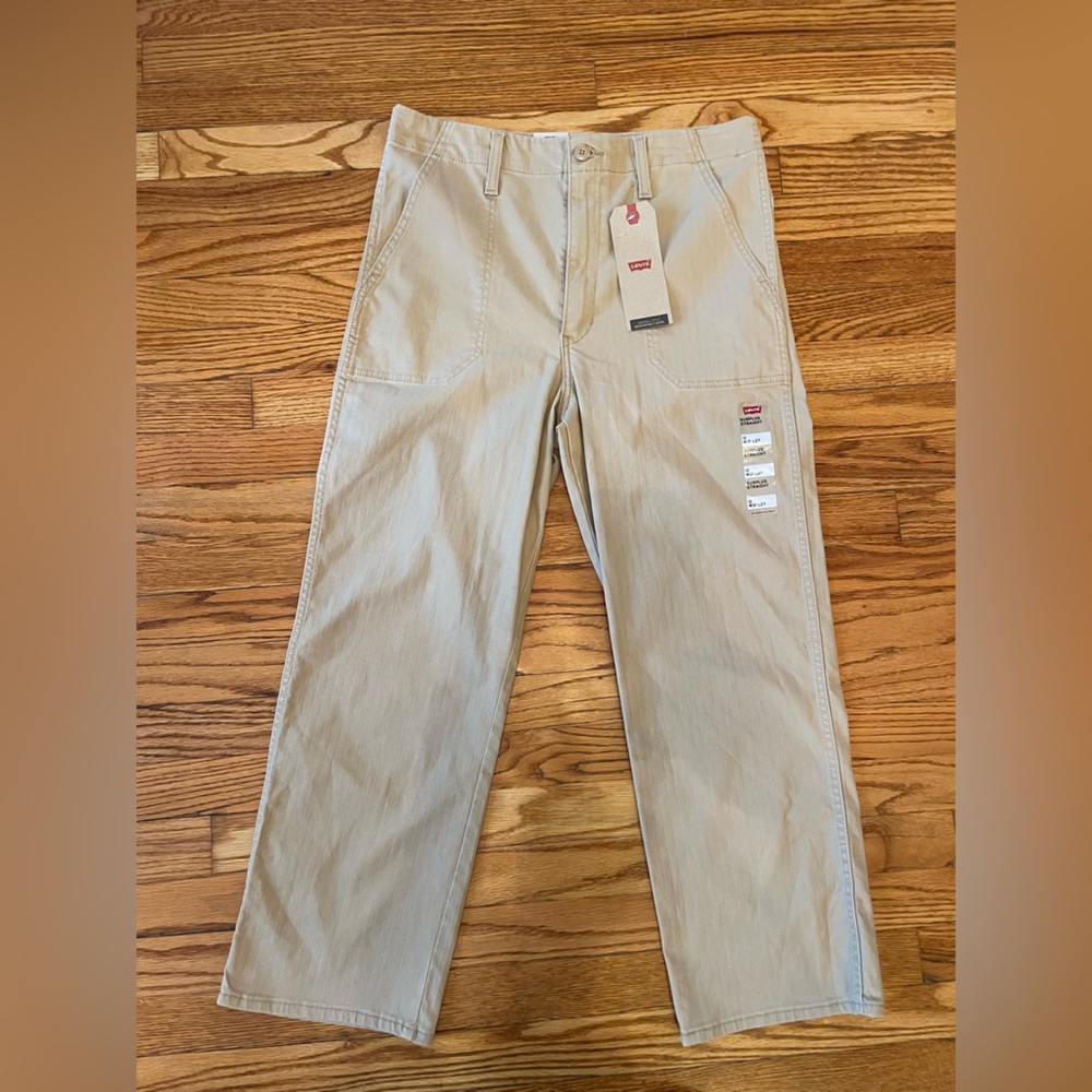 NWT Levi’s Khaki Pant 🪩